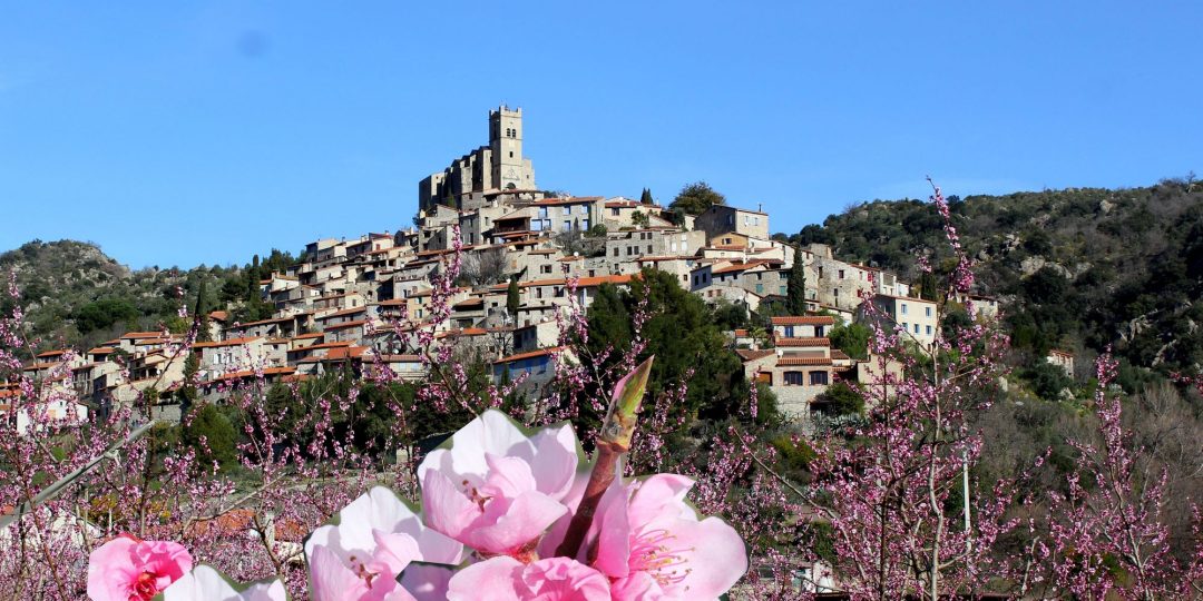 Envie de séjourner dans les Pyrénées-Orientales ? Découvrez la Casa Ilicia à Eus et le gîte Altana à Font-Romeu pour des vacances nature et sportives.