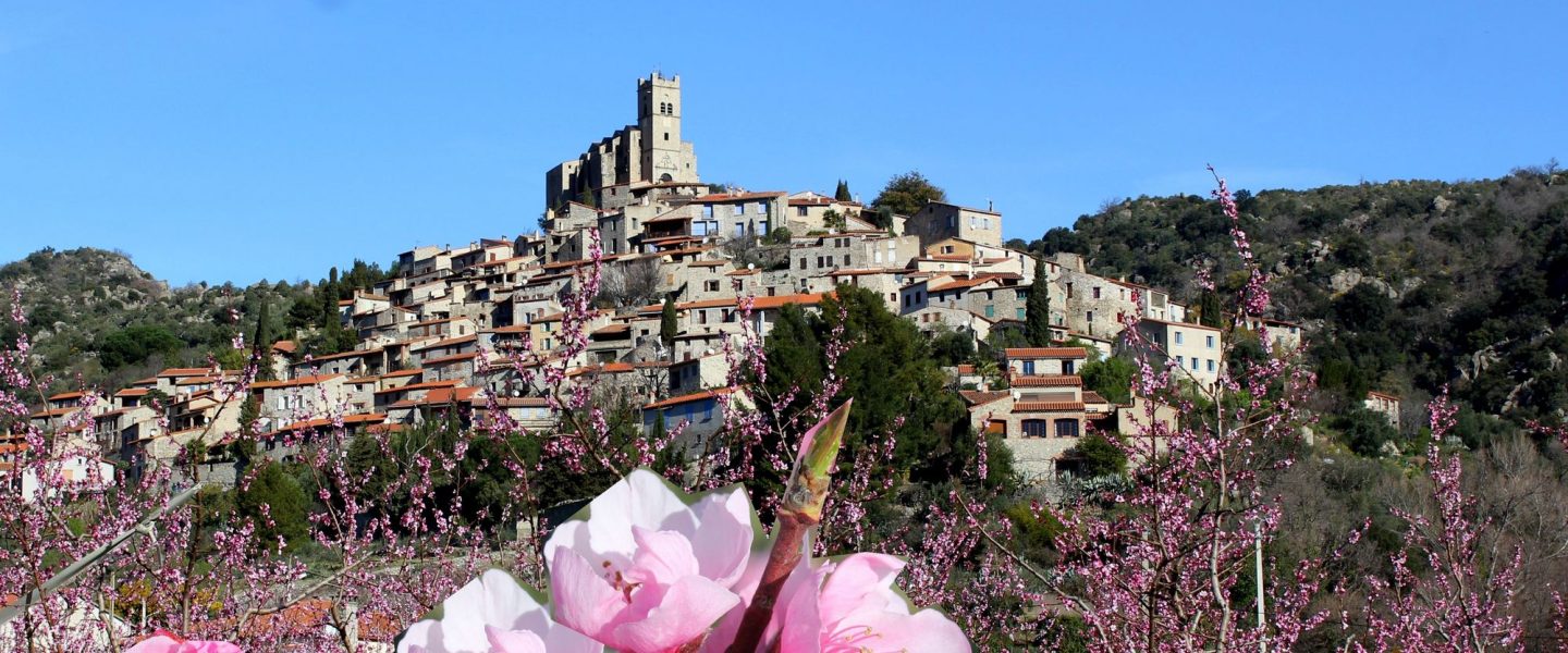Envie de séjourner dans les Pyrénées-Orientales ? Découvrez la Casa Ilicia à Eus et le gîte Altana à Font-Romeu pour des vacances nature et sportives.