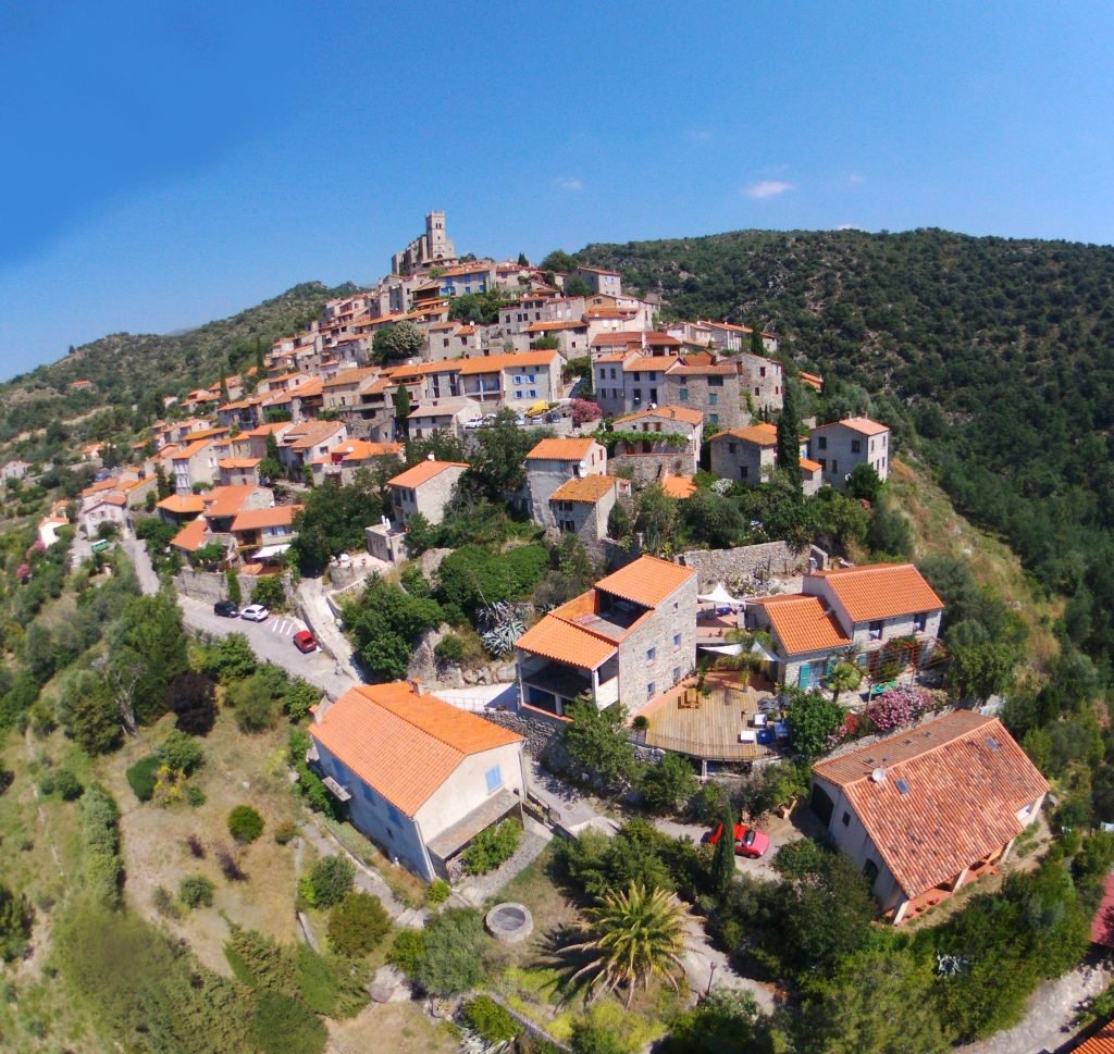 ou dormir a eus pres de Prades dans les pyrénées orientales ?